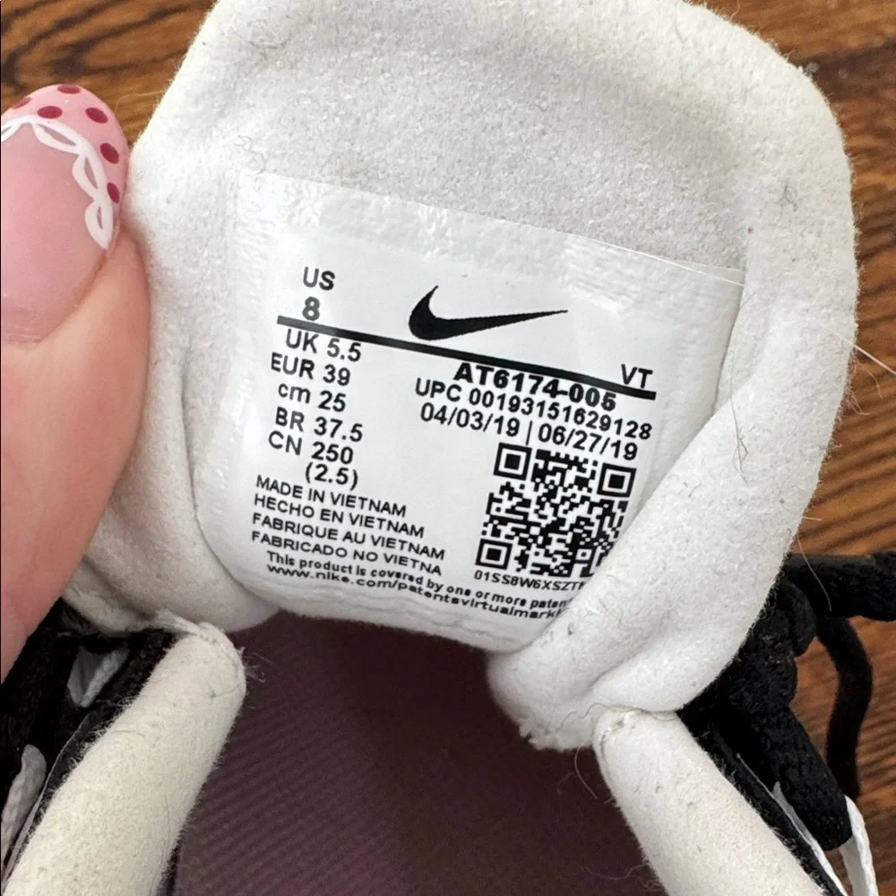 Nike Air Max 270 React Womens Black, White, and Pink Sneakers ‘Coral Black’ - Picture 3 of 3